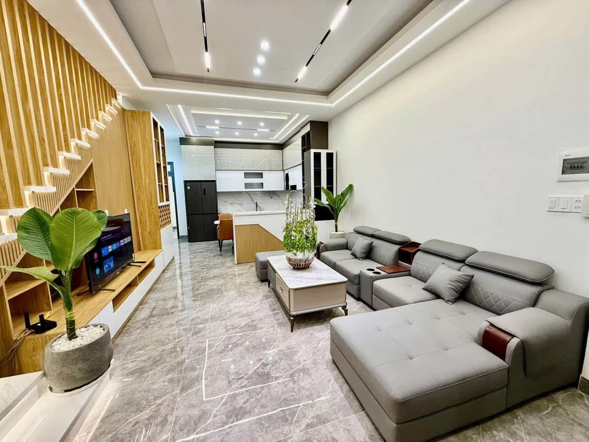 Bán nhà mặt tiền đường Cổ Loa, Đà Lạt, 73m², 5 phòng ngủ, full nội thất, giá 8,9 tỷ - Ảnh thu nhỏ 4