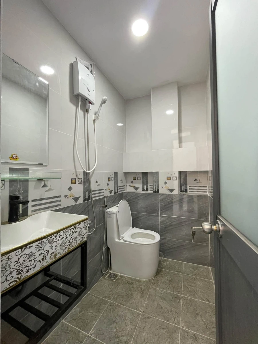 Bán nhà 2 tầng 2PN 4,6x10m sổ hồng riêng đối diện bến xe Miền Tây, Bình Tân giá 3,8 tỷ - Ảnh thu nhỏ 4