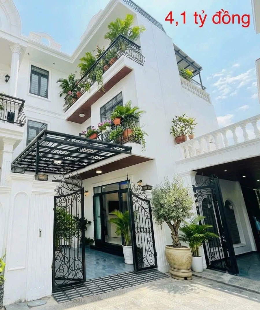 Bán nhà 3 tầng tân cổ điển 100m² tại Lê Ngô Cát, Huế - Ảnh 1