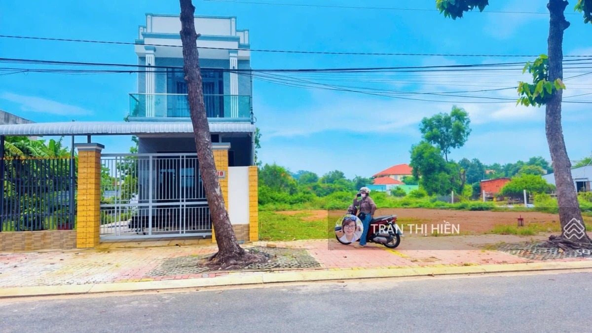 Mặt tiền Trần Hưng Đạo - ngay Coffee Lee - 285m2 - ngay chợ Long Điền - Ảnh thu nhỏ 2