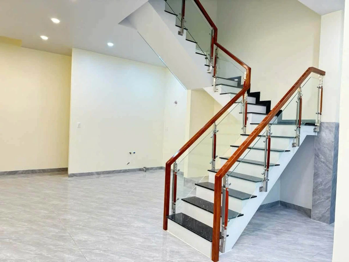 Bán nhà 4 tầng Bình Tân 61m2 4PN 6.6 tỷ - Ảnh thu nhỏ 3