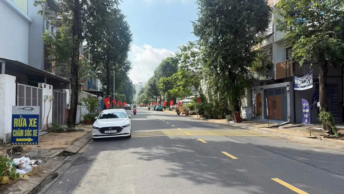Bán đất mặt tiền đường D2 130m2 thổ cư tặng nhà 1 trệt 2 lầu, Hiệp Phú, Thủ Đức - Ảnh thu nhỏ 3