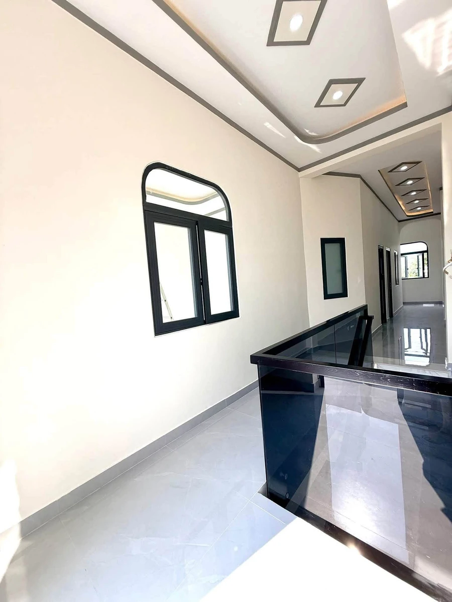 Bán nhà sổ riêng 150m2, 4PN, 2WC Chợ Phú Thọ Q.12 giá 3 tỷ 890 - Ảnh thu nhỏ 2