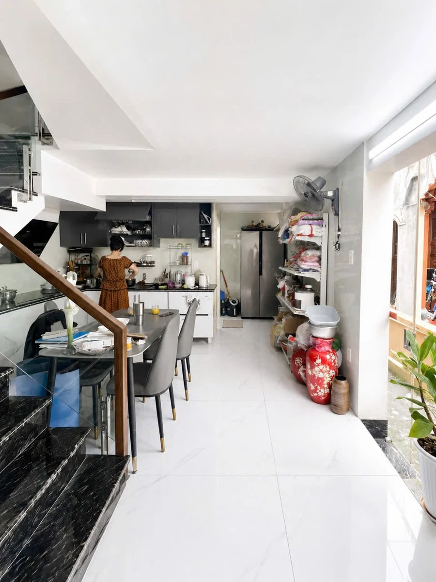 Bán nhà 2 tầng 63m² kinh doanh Hồ Sen 6 tỷ - Ảnh thu nhỏ 3