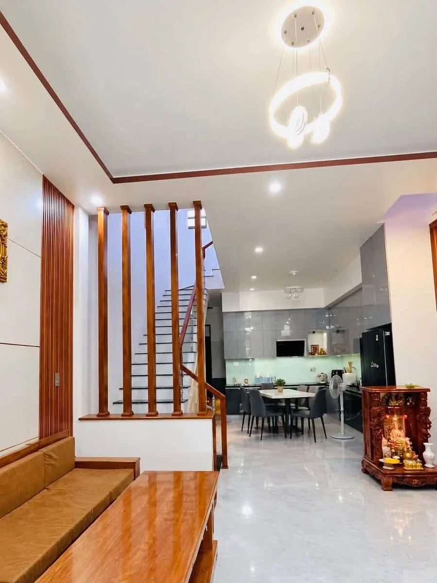 Bán nhà 3 tầng 96,2m2, 3 phòng ngủ, KDC Tây Phan Đình Phùng, Quảng Ngãi - Ảnh 1