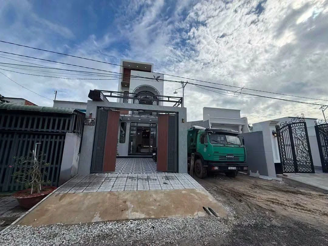 Bán nhà lầu lửng 3PN 4WC Tây Ninh 2.67 tỷ - Ảnh 1