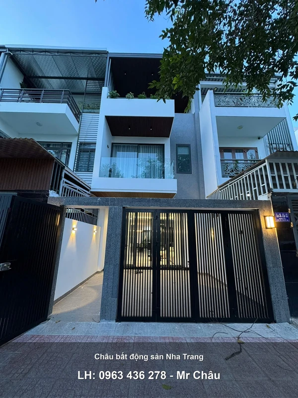 Bán nhà 3 tầng full nội thất 100m² Gói 2 KĐT Mỹ Gia Nha Trang, giá 8,75 tỷ
