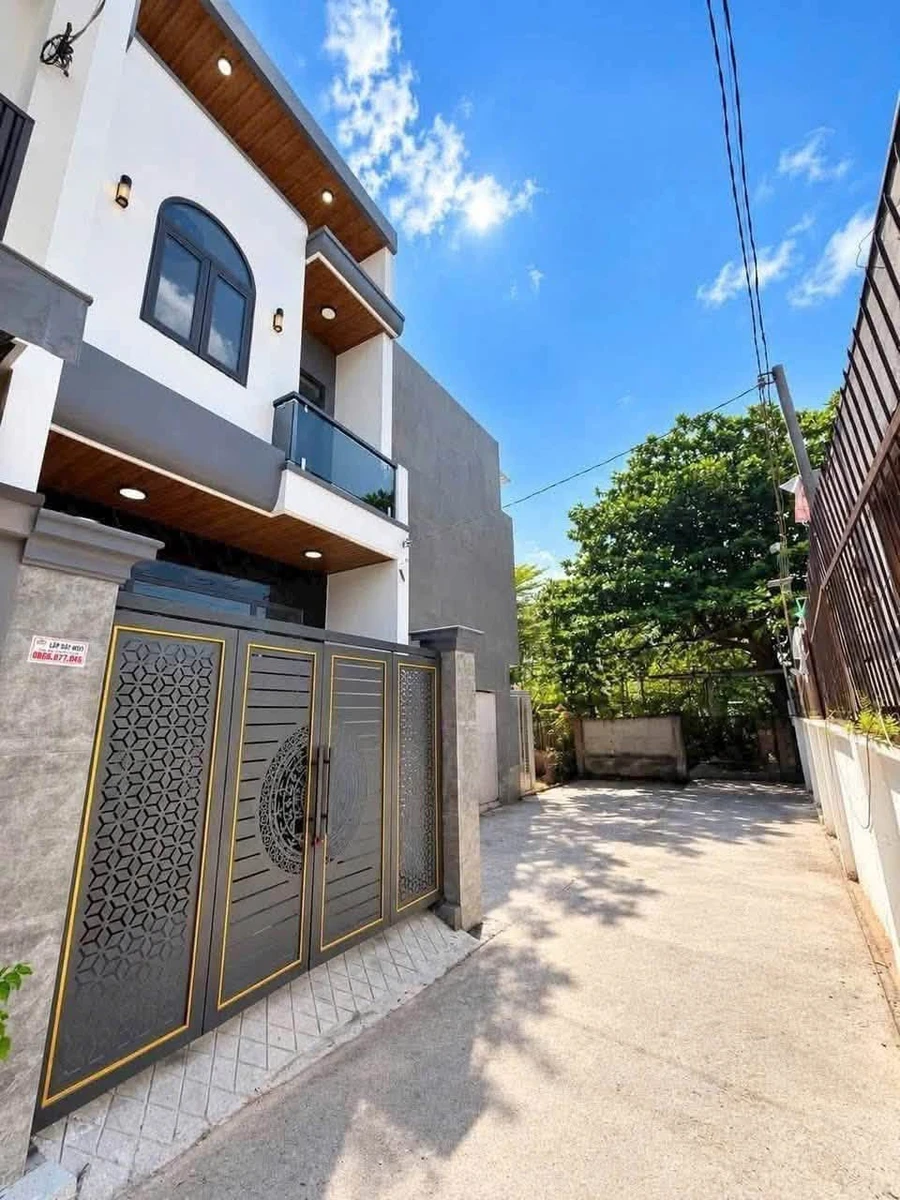 Bán nhà 1 trệt 1 lầu 3PN 61m² Bửu Hoà, giá 2.99 tỷ - Ảnh 1