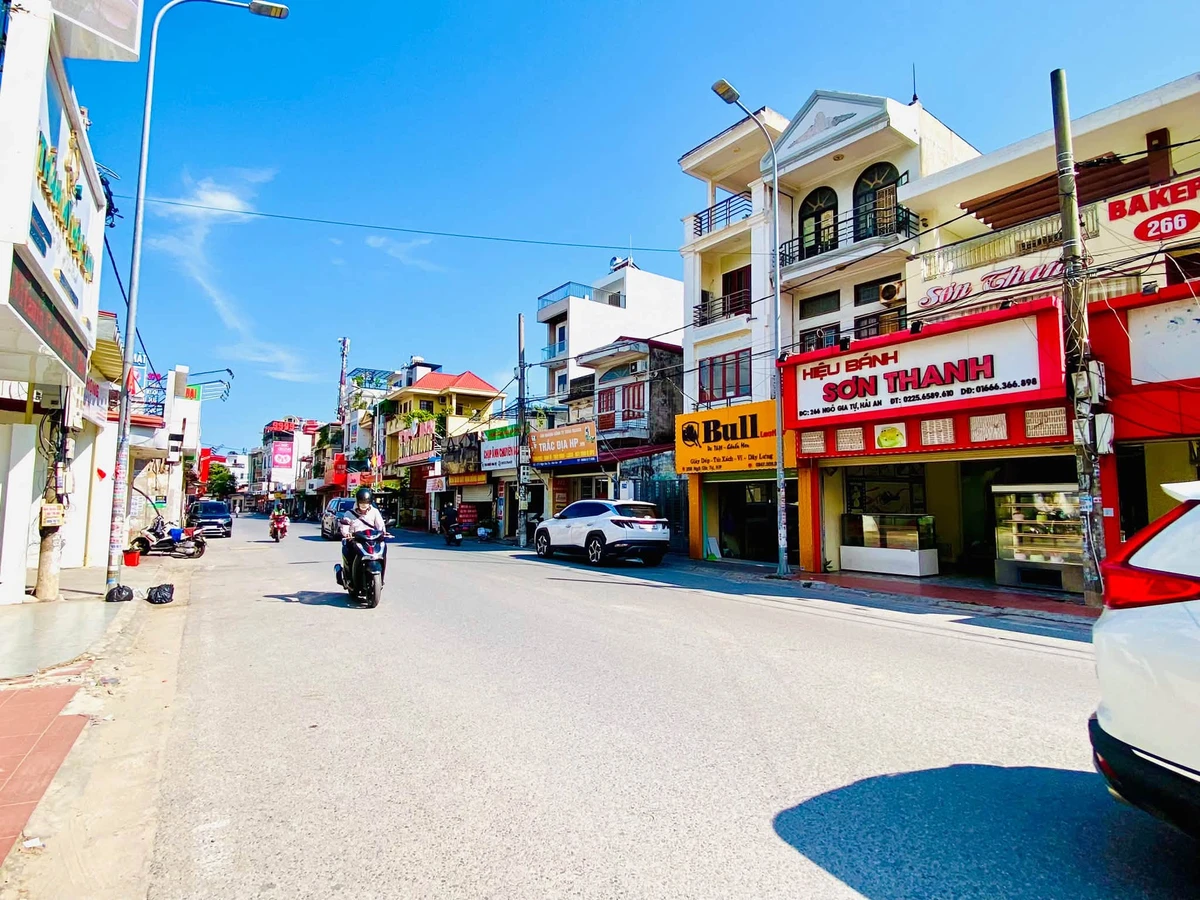 Bán nhà mặt đường Ngô Gia Tự, 200m2, giá cắt lỗ - Ảnh thu nhỏ 2