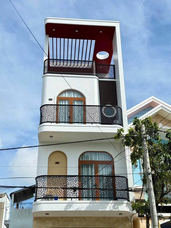 Bán nhà mặt tiền 5PN 81m² Hàm Nghi, Long Xuyên