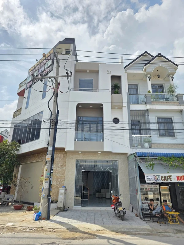 Bán nhà mặt tiền kinh doanh 72.2m2 5.8 tỷ An Phú Thuận An