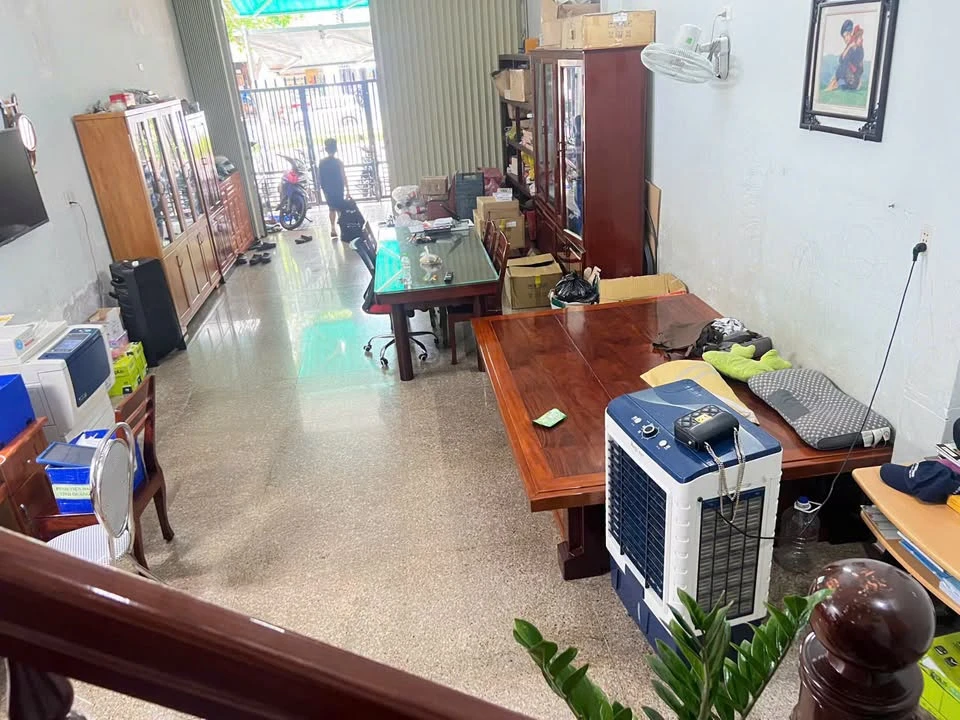 Bán nhà 3 tầng mặt tiền 98m² Quảng Ngãi - Ảnh thu nhỏ 2