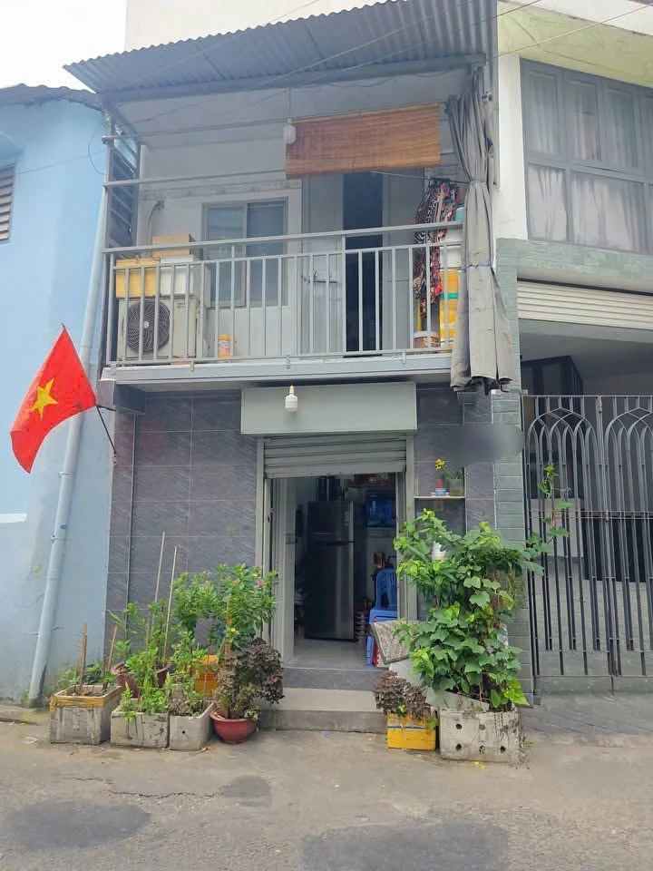 Bán nhà mặt tiền Lạc Long Quân, Tân Bình, 3,5x3m, trệt lầu, giá 1,65 tỷ - Ảnh 1