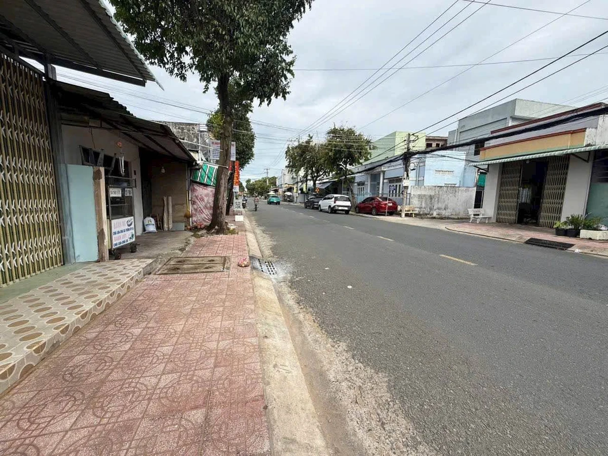 Bán nhà mặt tiền Nguyễn Thái Bình, 90m², 1PN, 3,99 tỷ, Tây Ninh - Ảnh thu nhỏ 3