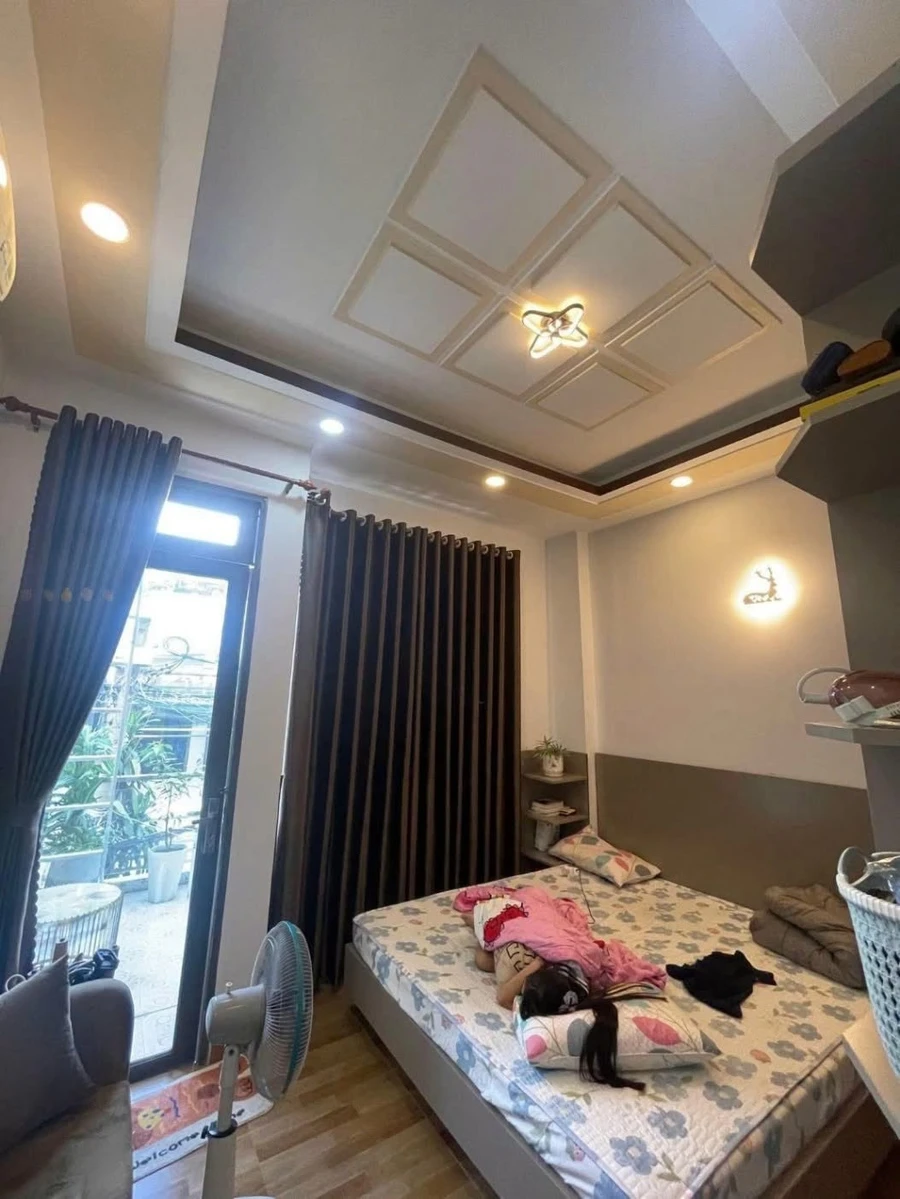 Bán nhà 4 tầng hẻm xe hơi 44m2, 5PN, trung tâm Quận 10, giá 7.x tỷ - Ảnh 1