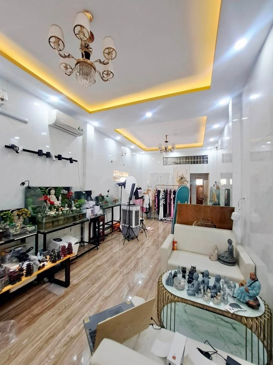 Bán nhà mặt tiền Lạc Long Quân 90m2 4PN Tân Bình - Ảnh thu nhỏ 2