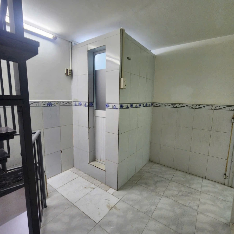 Bán nhà mới trệt 2 lầu 3x5m Lạc Long Quân, Quận 11, giá 1,88 tỷ - Ảnh thu nhỏ 2