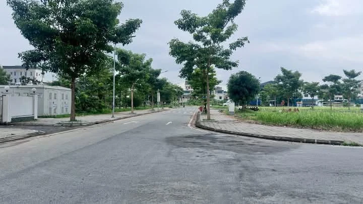 Bán nhà 40m2 full nội thất tại khu đô thị Âu Việt, phường Nhị Châu, Hải Dương 100mduc