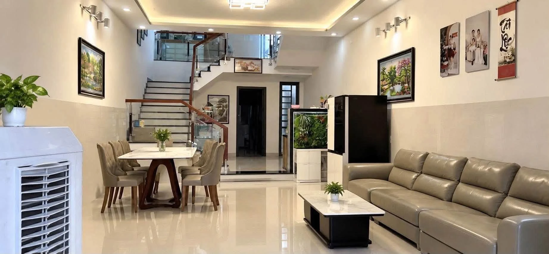 Cho thuê nhà 2.5 tầng mặt tiền 240m² Đà Nẵng - Ảnh 1