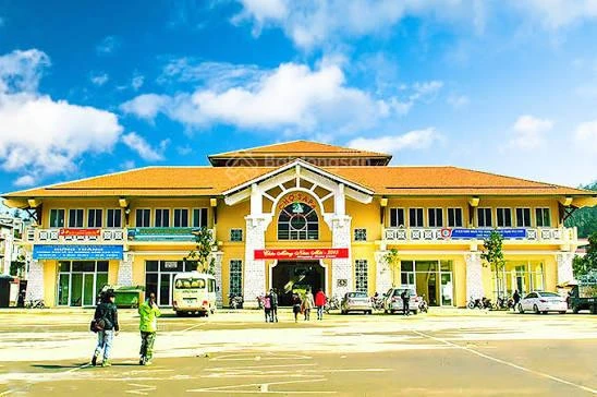 BÁN ĐẤT FULL THỔ CƯ 233,6M² GẦN CHỢ SA PA GIÁ 16 TỶ CÓ THƯƠNG LƯỢNG - Ảnh 1