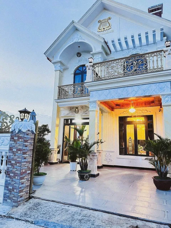 Bán villa 4PN full nội thất view thành phố Đà Lạt 197,7m²
