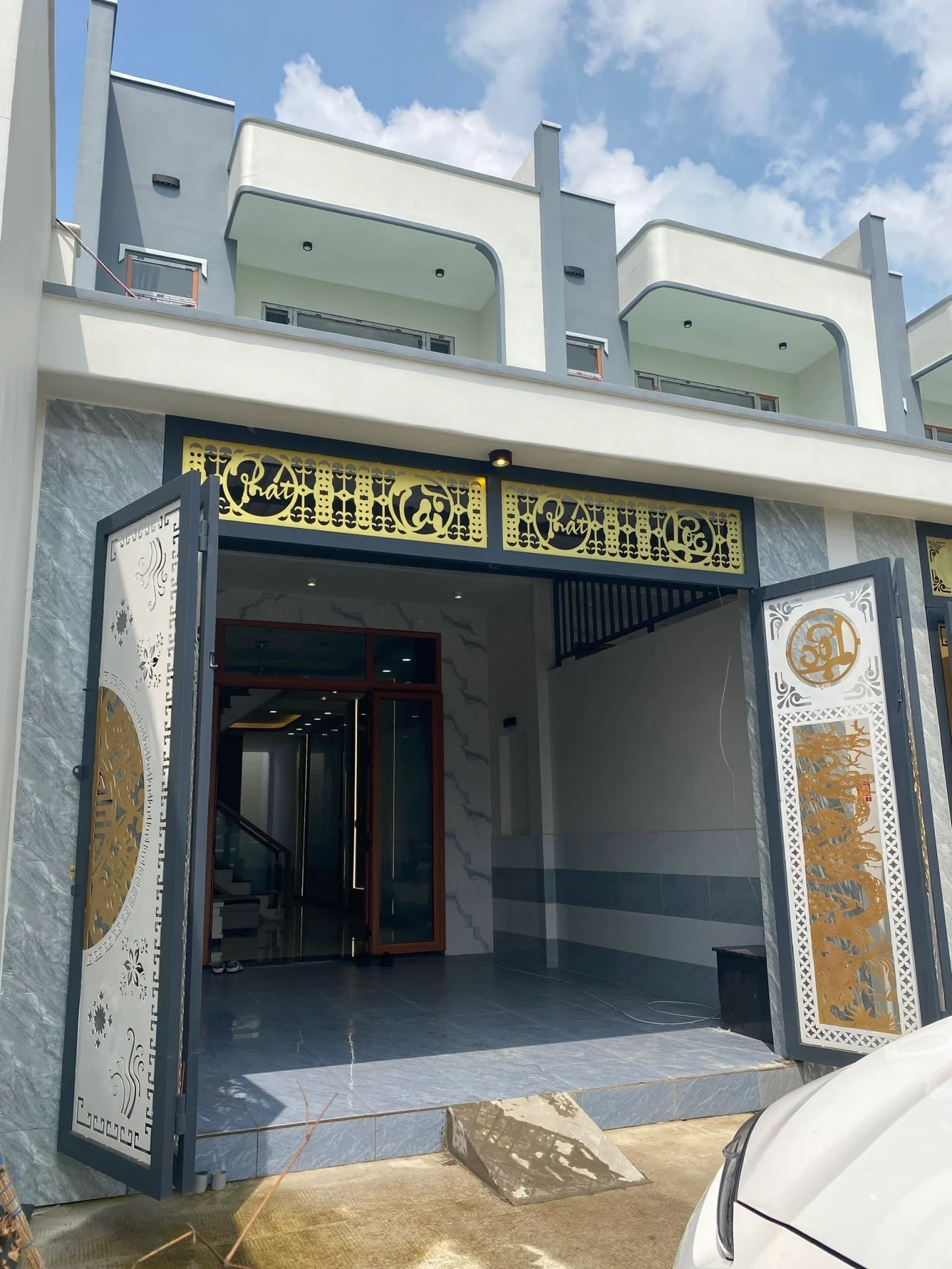 Bán nhà mới xây 1 trệt 1 lầu 4PN 3WC sổ riêng, 4,5x25m gần thị trấn Đức Hòa, Long An - Ảnh 1