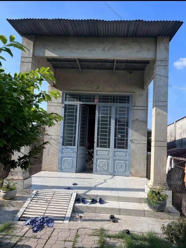Bán nhà hậu dài 180m² Tây Ninh 720 triệu