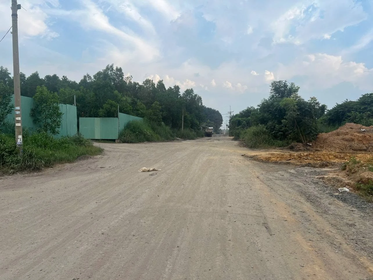 Bán đất Phước Tân 2700m2 sổ riêng góc 2 mặt tiền 2,8 tỷ - Ảnh 1