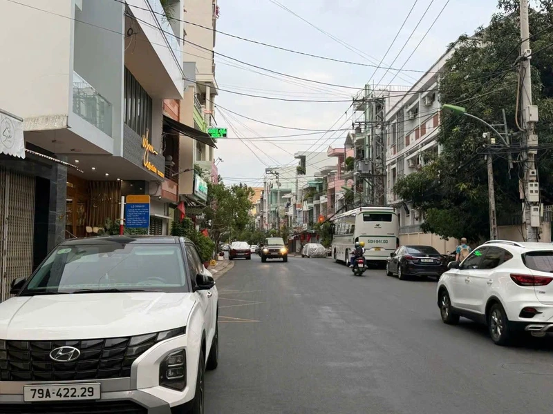 Bán đất tặng nhà cấp 4 mặt tiền Nguyễn Bỉnh Khiêm Nha Trang 78m²