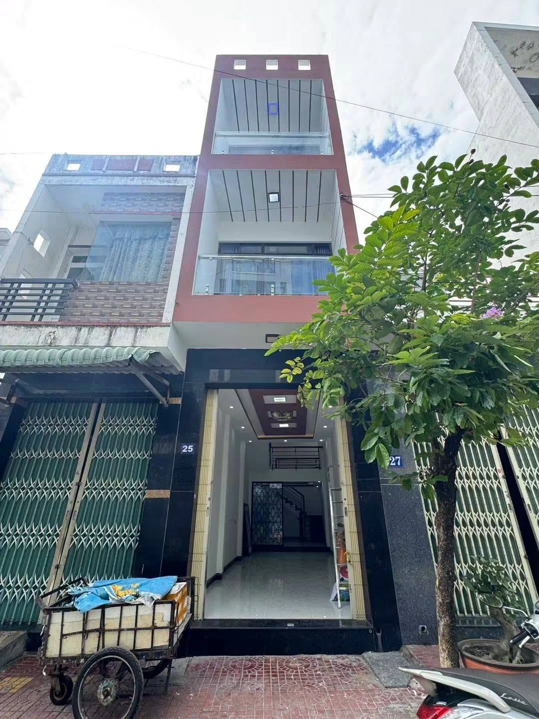 Bán nhà 3 tầng mặt tiền 46m2 gần chợ Hoa Lư, Quy Nhơn - Ảnh 1