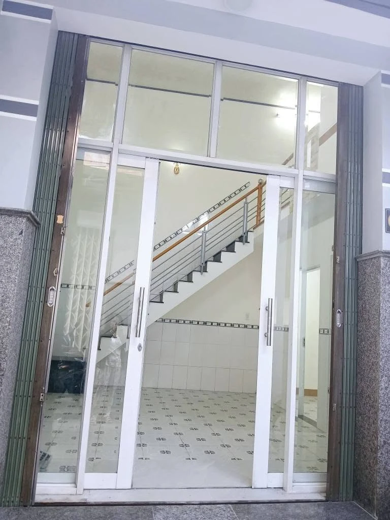 Nhà bán 2PN 2WC 40m² Hoàng Hoa Thám - Ảnh 1