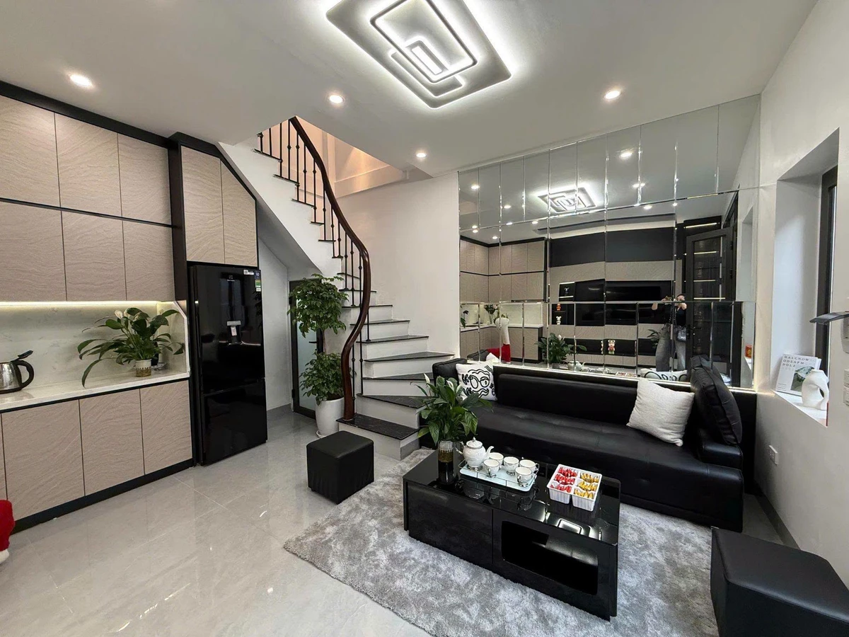 Bán nhà 4 tầng 100m² 3 PN tại Minh Khai, Quận 3 - Ảnh 1