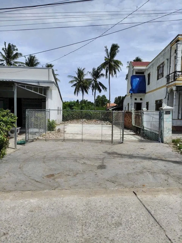 Bán nền đất 207m² mặt tiền Huỳnh Tấn Phát Rạch Giá