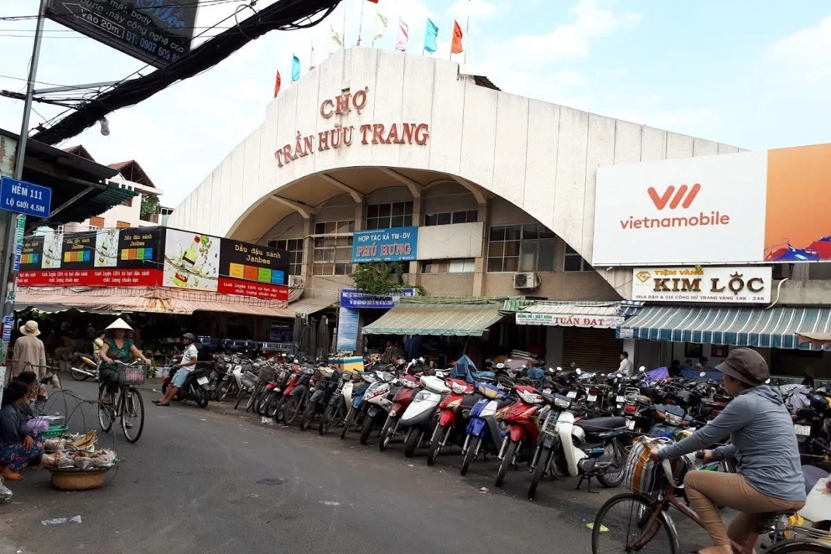 Bán nhà mặt tiền kinh doanh 3 tầng 65m2 ngay chợ Trần Hữu Trang, Phú Nhuận - Ảnh 1