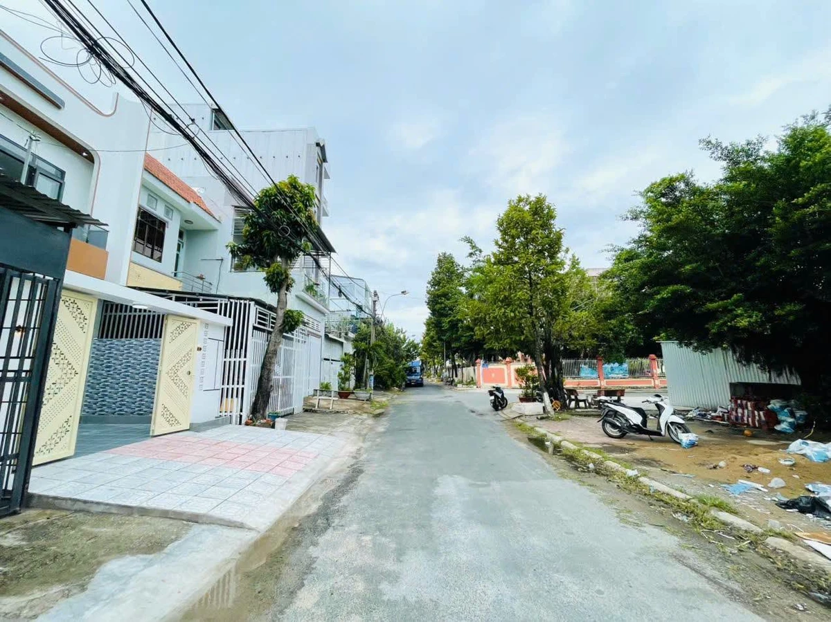 Bán nhà mặt tiền Hồ Thiện Phó, Rạch Giá An Giang, 4 PN, 4 WC, 137.5m2 - Ảnh thu nhỏ 3