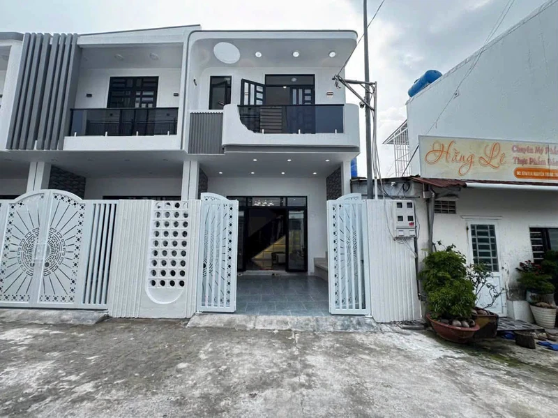 Bán nhà phố 1 trệt 1 lầu 4PN, 88m2 hẻm đường Sương Nguyệt Ánh, Rạch Giá