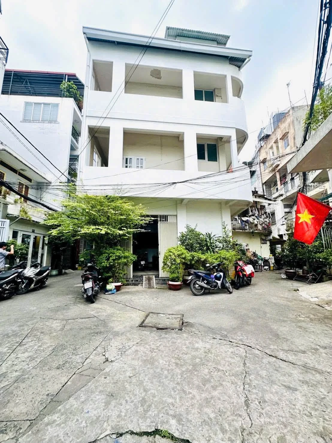 Bán nhà lô góc 50m2 4 tầng đường 3 Tháng 2, Quận 10 - Ảnh 1