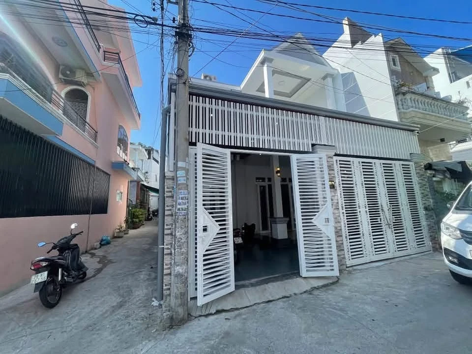 Bán nhà 2 tầng 2 mặt tiền 104.9m² Vĩnh Phước Nha Trang 8.1 tỷ - Ảnh 1
