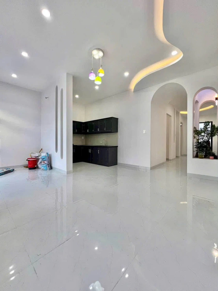 Bán nhà C4 mới 118m² Bình Thuận, Lâm Đồng 2PN, sân ô tô - Ảnh thu nhỏ 2