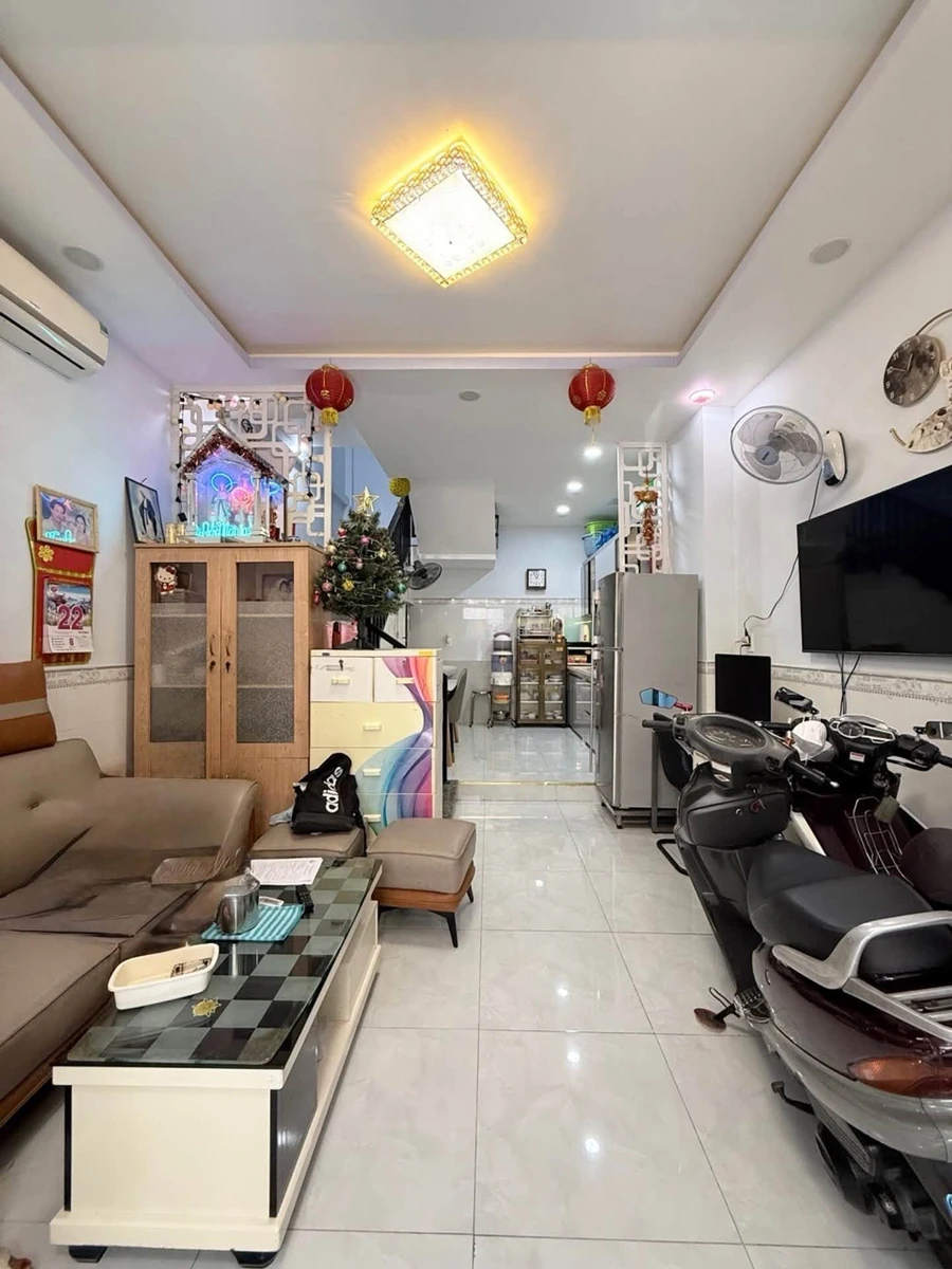 Bán nhà 2 tầng 4x10m hẻm thông gần trường Phan Chu Trinh giá 4,5 tỷ - Ảnh 1