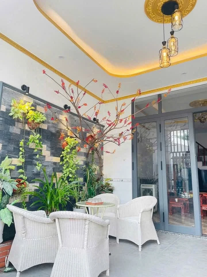 Bán nhà 3PN, sân ô tô, giáp chợ, 75m² Bình Chuẩn - Ảnh 1