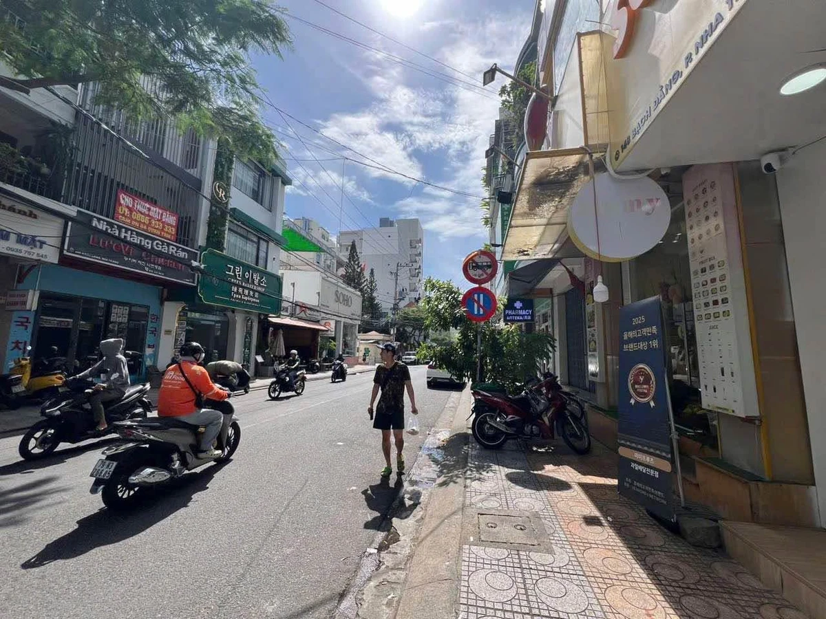 Bán 2 căn nhà mặt tiền Bạch Đằng, trung tâm du lịch Nha Trang, 82m2 giá 28,8 tỷ - Ảnh thu nhỏ 4
