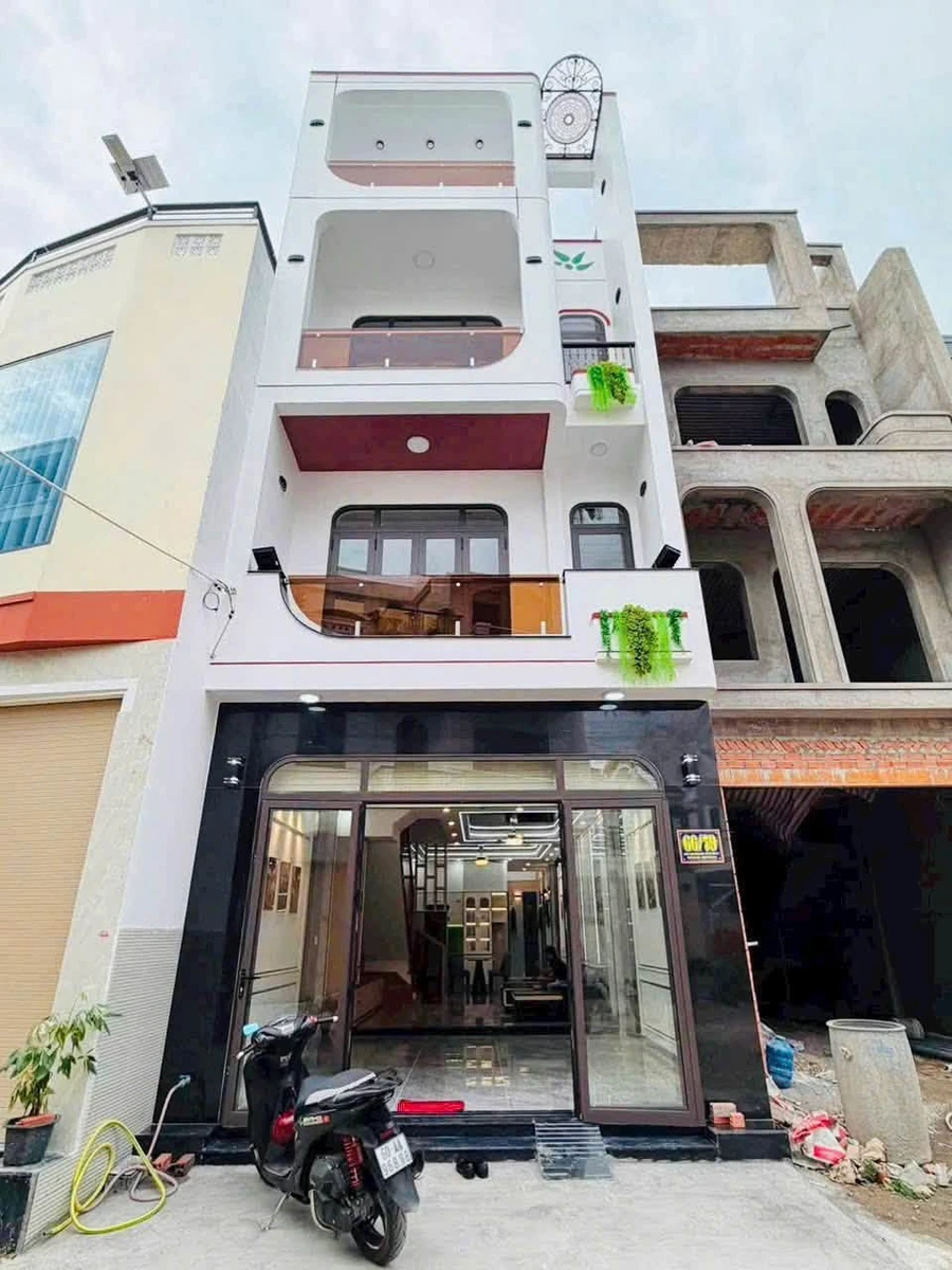 Bán nhà 1 trệt 2 lầu 211m2, Hoàng Minh Chánh, 5.5 tỷ - Ảnh 1