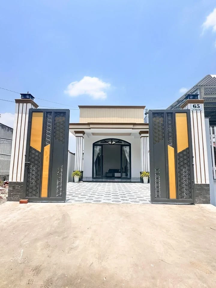Bán nhà 3 phòng ngủ 148m² tại Long Hoa, Tây Ninh - Ảnh 1