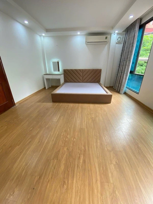 Bán nhà 4 tầng 40m2 kinh doanh Thanh Trì 8.2 tỷ