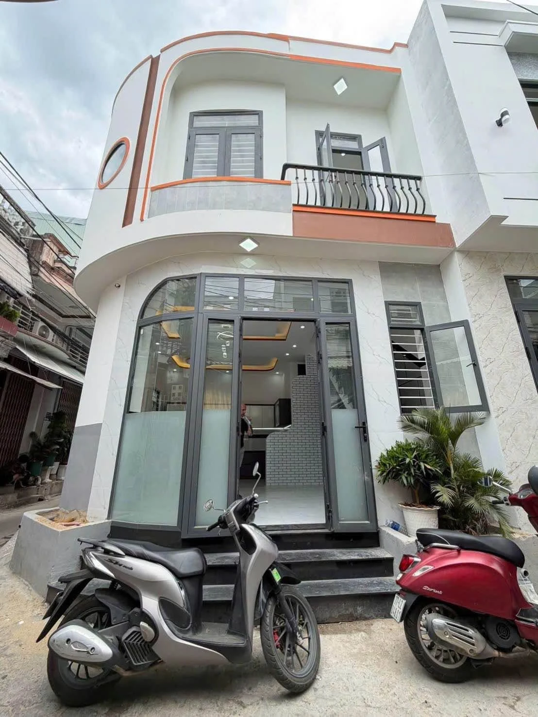 Bán nhà ôm góc 2 tầng 40m2 trung tâm Quy Nhơn - Ảnh 1