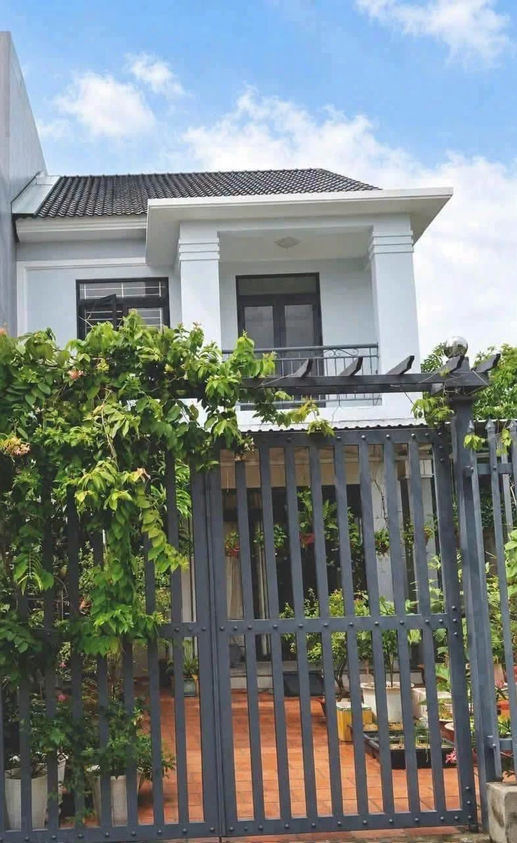 Bán nhà 1 trệt 1 lầu 150m² 3PN phường Phú Thọ, Thủ Dầu Một giá 4 tỷ - Ảnh 1