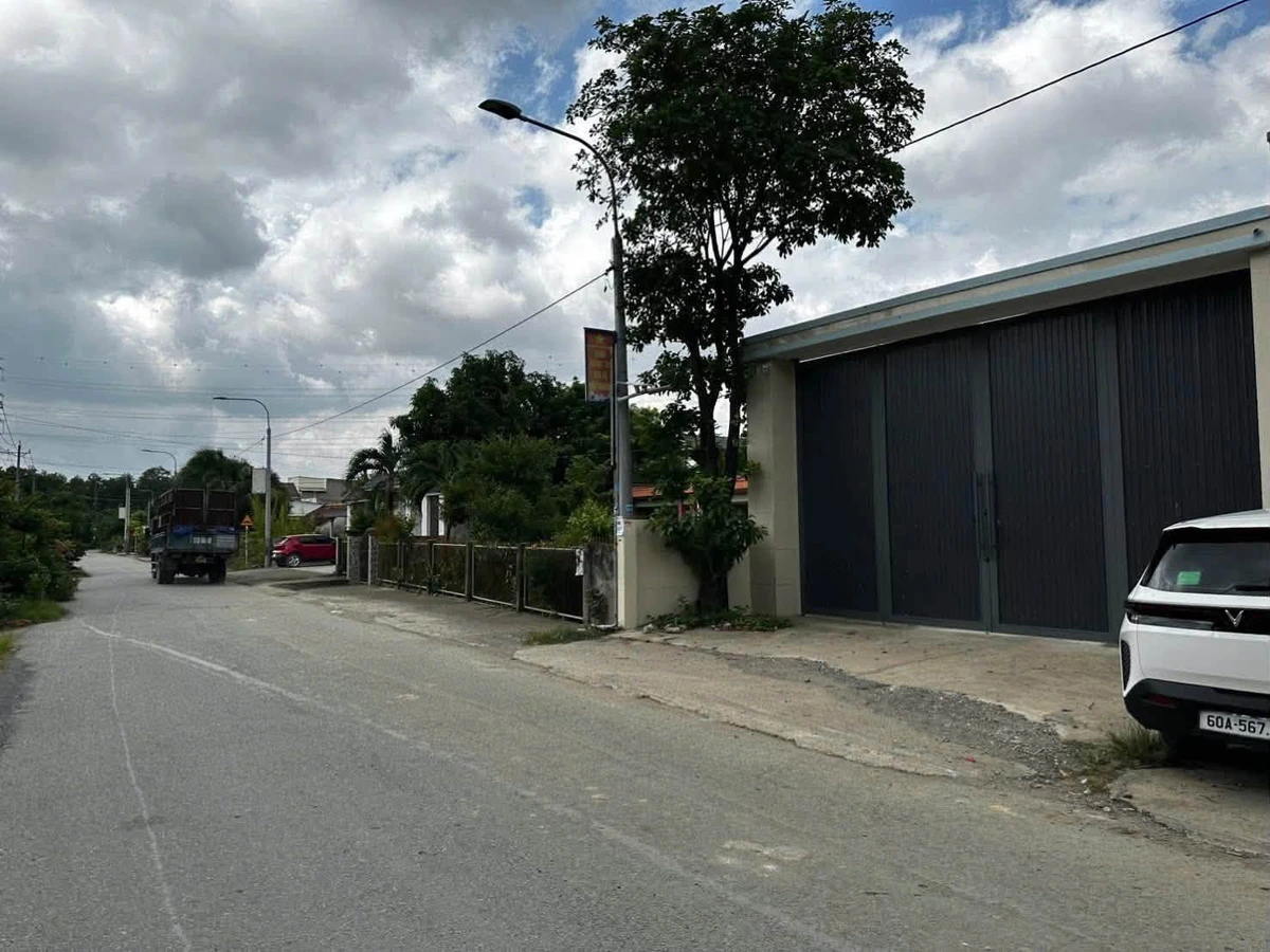 Bán nhà xưởng có 14 phòng trọ 1.500m² Đồng Nai 9 tỷ - Ảnh thu nhỏ 2