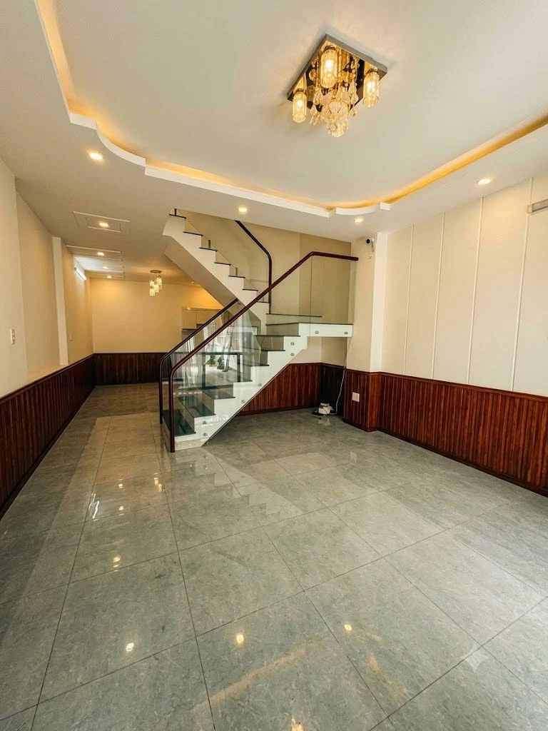 Bán nhà phố 3 tầng 65,3m², 3 phòng ngủ, hẻm xe hơi Nguyễn Trung Trực, P.3 Đà Lạt - Ảnh thu nhỏ 2