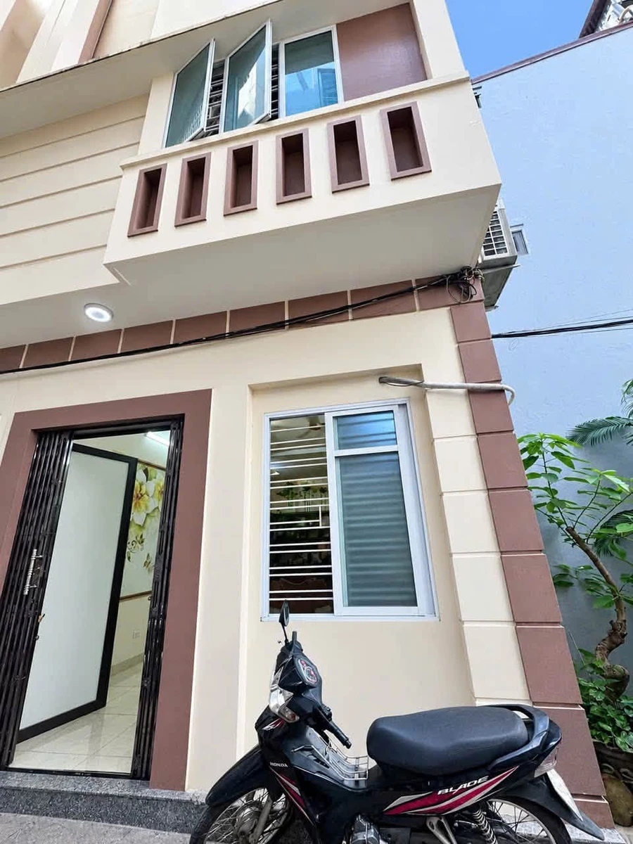 Bán nhà 4 tầng 41m² mặt ngõ Thiên Lôi gần chợ Đôn, giá 2,8 tỷ - Ảnh 1